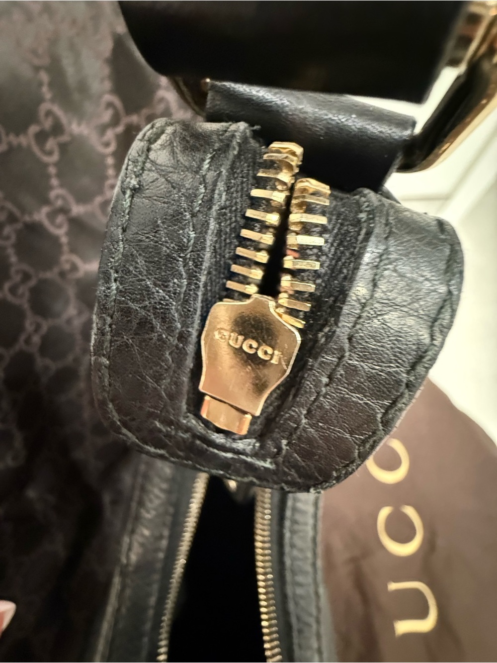 Gucci Black Leather Shoulder Bag with Horsebit Detail - Picture 10 of 15